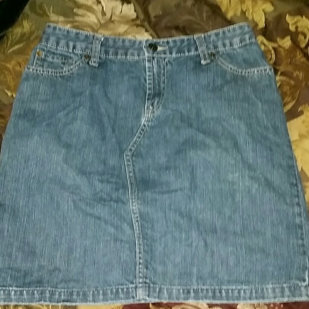 Tommy Hilfiger Size 0 Jean Skirt
